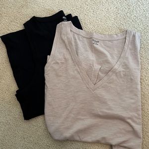 2 pack Madewell Whisper Cotton V Neck Tanks, size XL - never worn